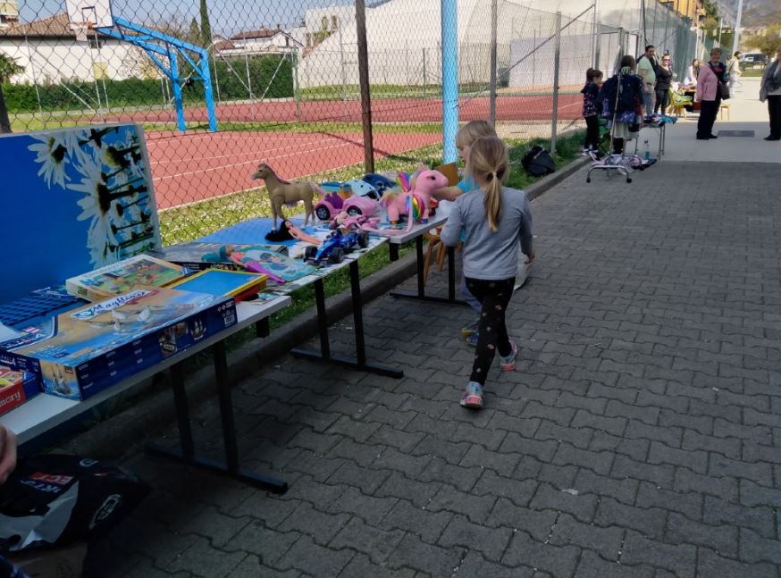 garažna razprodaja 2